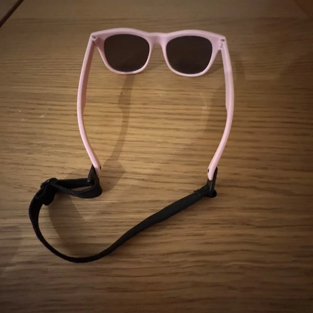 Jani and Jack sunglasses baby - never worn - with strap
